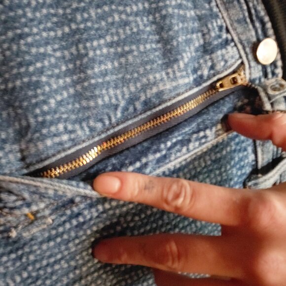 Made in Canada. 90's Ziggy! Sports Wear pocketless, high-waist skinny jeans - Picture 9 of 15